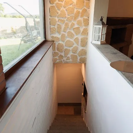 Salomonio Hill Villa *